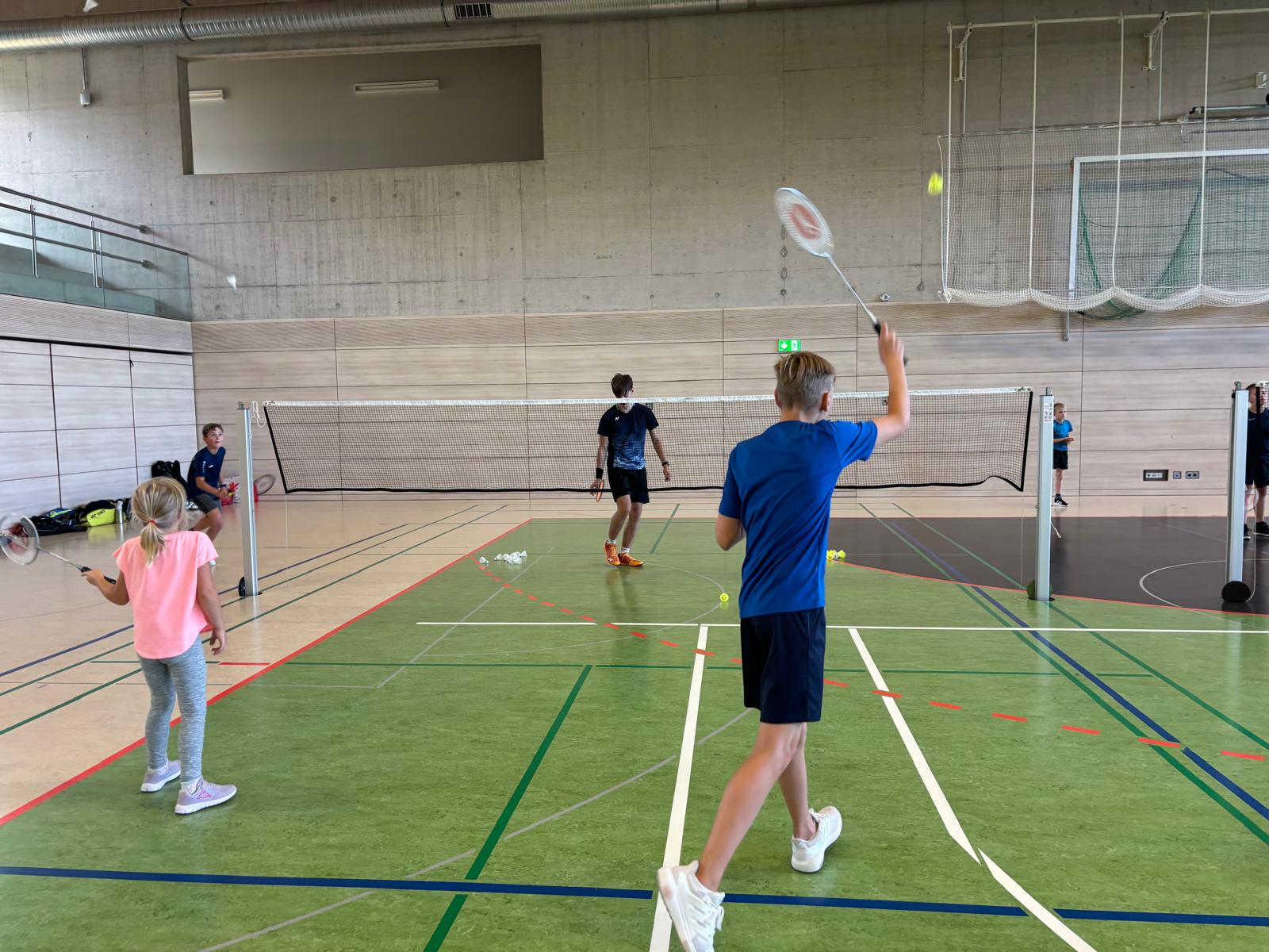Badminton